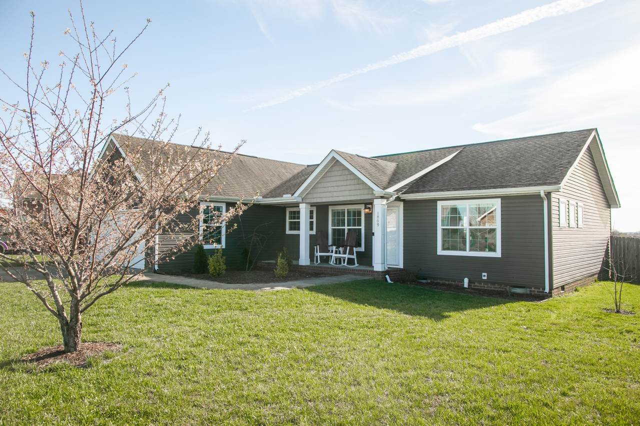 1009 Mccormick Xing - Photo 1