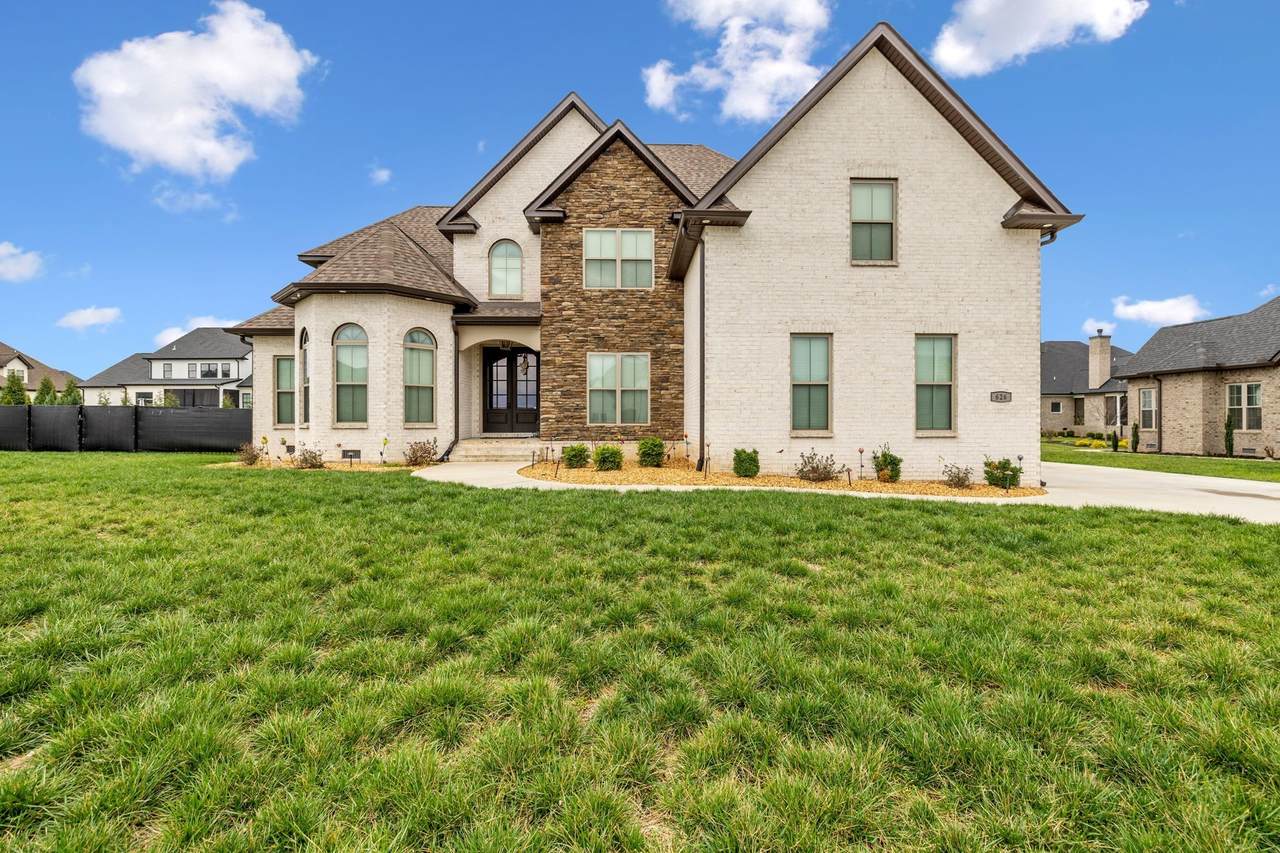 626 Reichert Ct - Photo 1