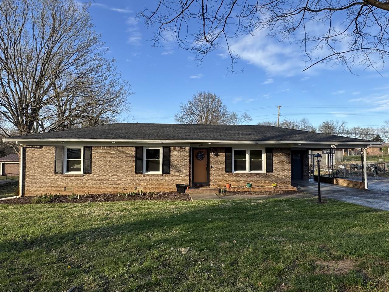 316 Wayside Dr - Photo 1