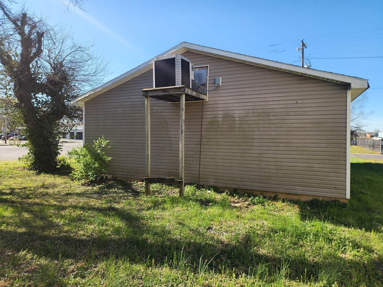 https://bt-photos.global.ssl.fastly.net/nashville/1280_boomver_1_RTC3159099-1.jpg