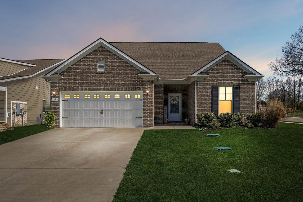 2925 Eckersley Dr - Photo 1