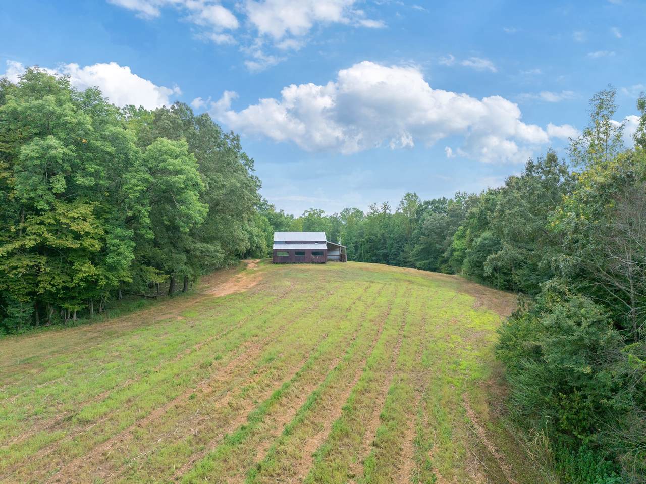 957 Holladay Rd - Photo 1