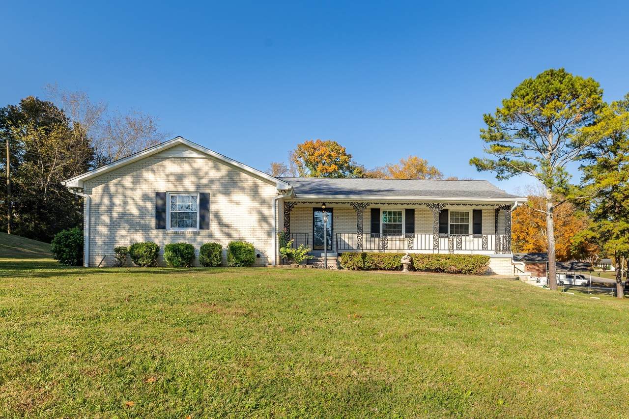 221 Jackson Heights Rd - Photo 1