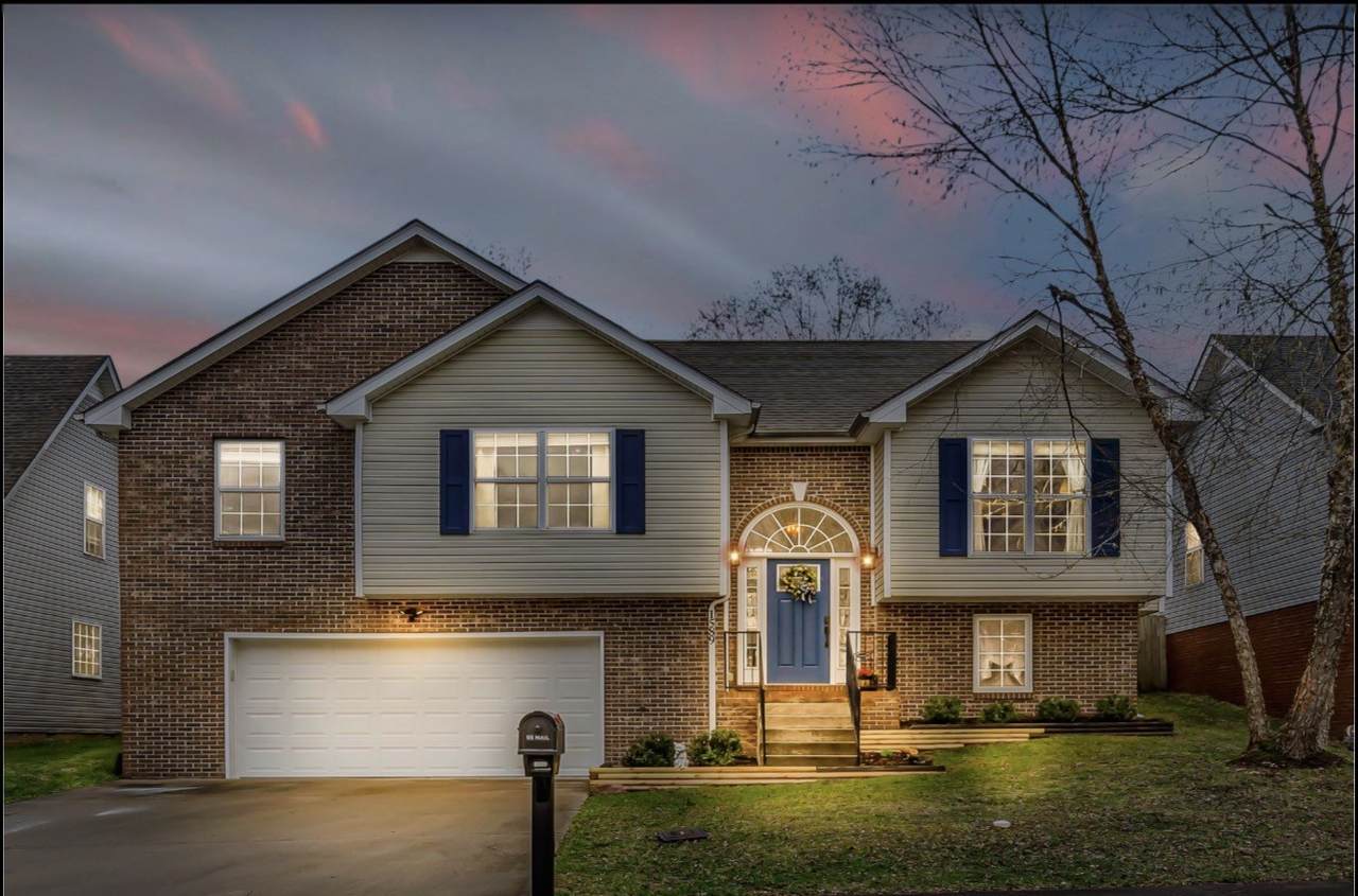 1589 Hedgewood Rd - Photo 1