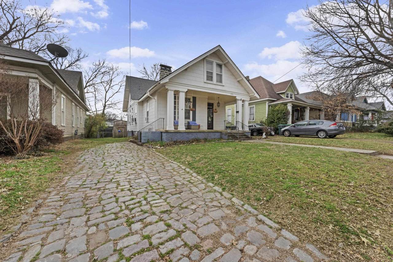 1995 Court Ave - Photo 1