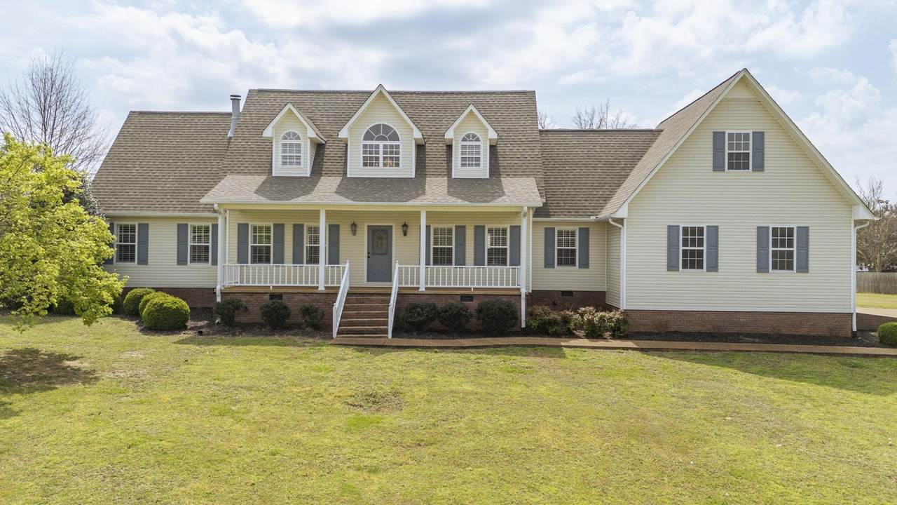 565 Bowen Dr - Photo 1