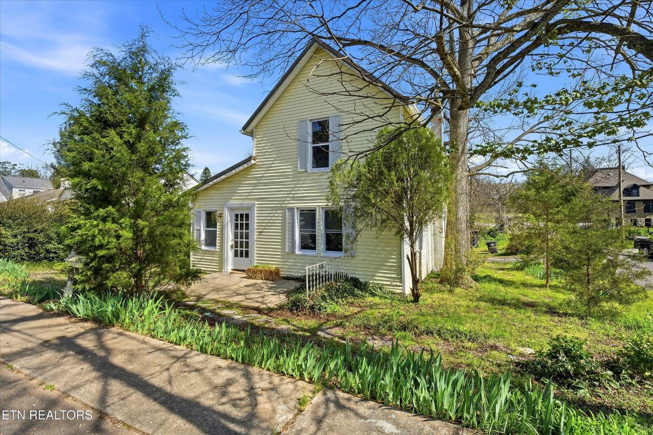317 Lynn Ave - Photo 1