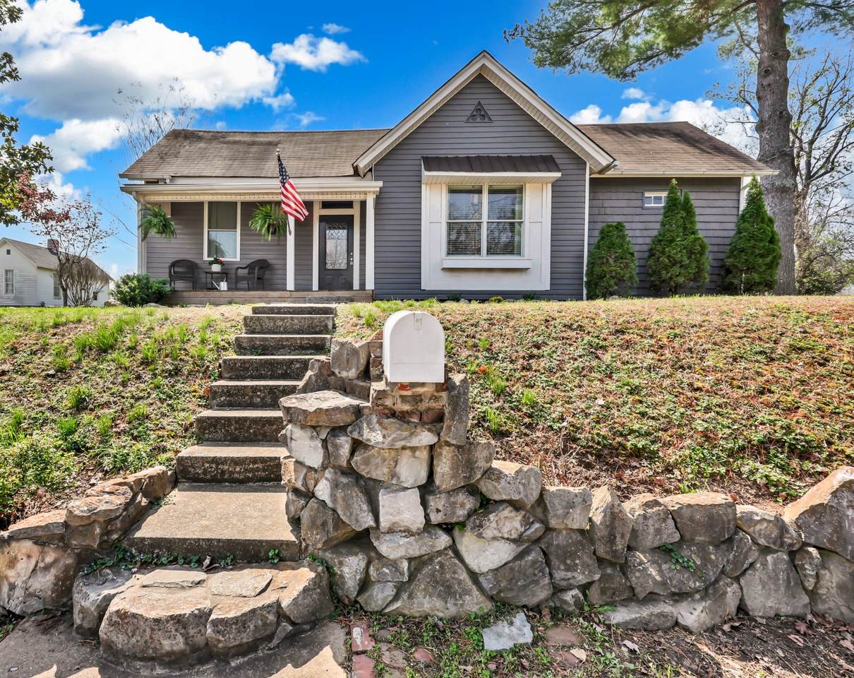 1022 Clark St - Photo 1
