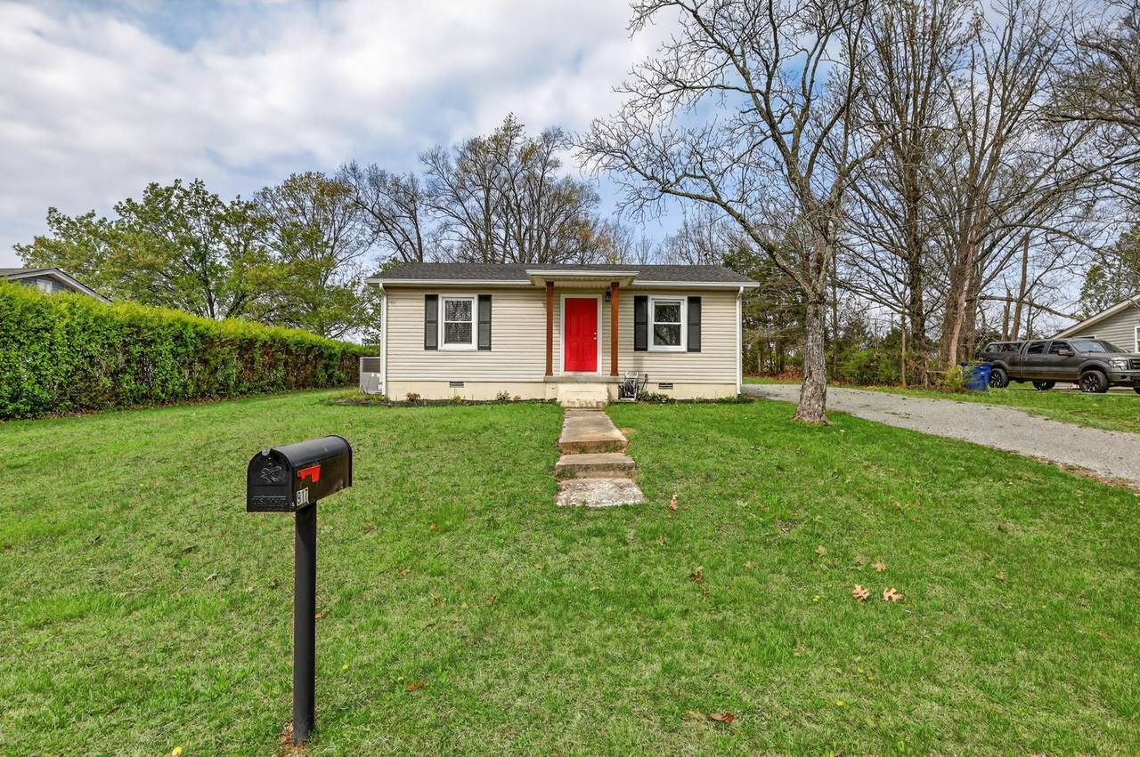 917 Smith St - Photo 1
