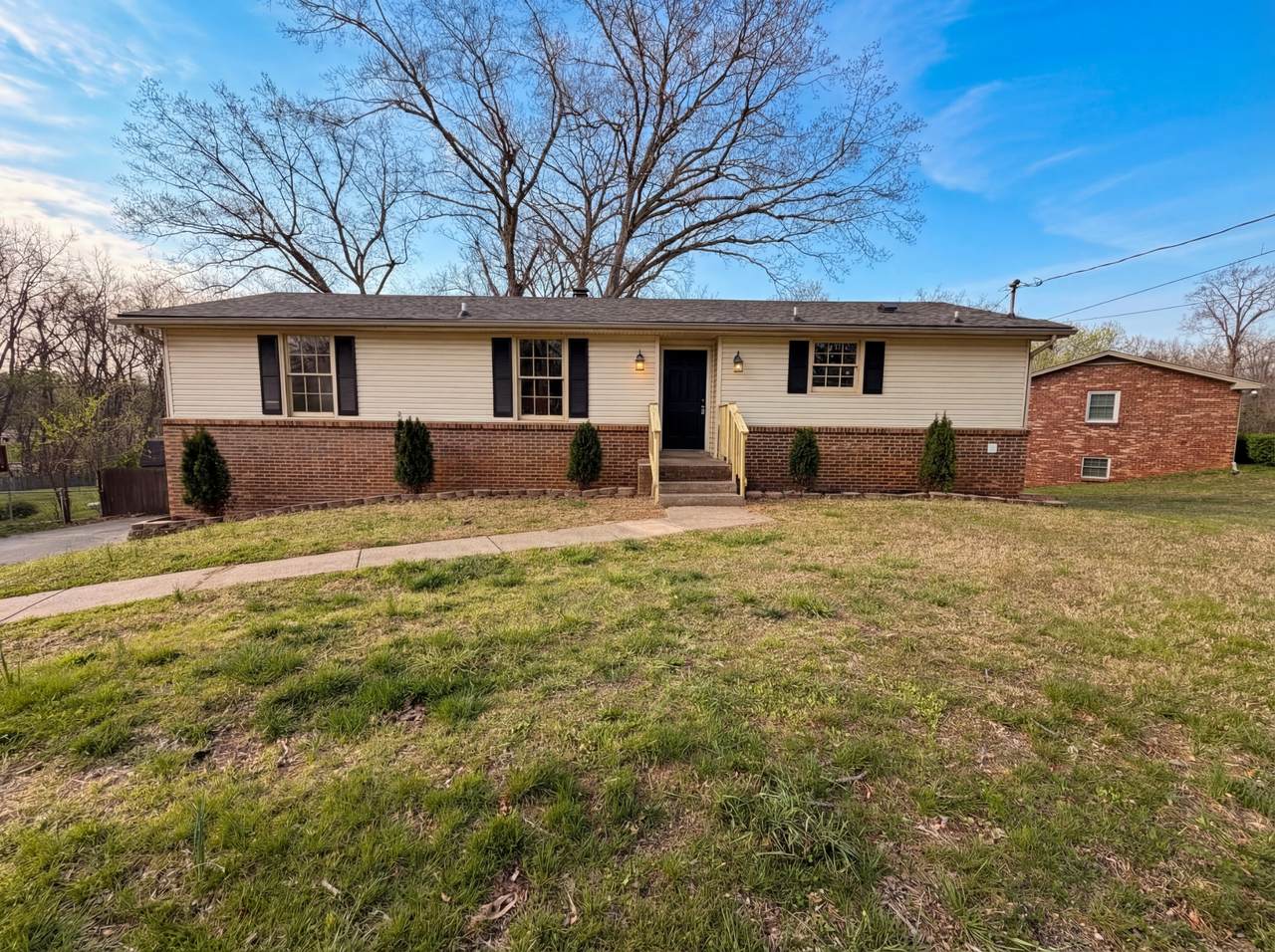 435 Victory Rd - Photo 1