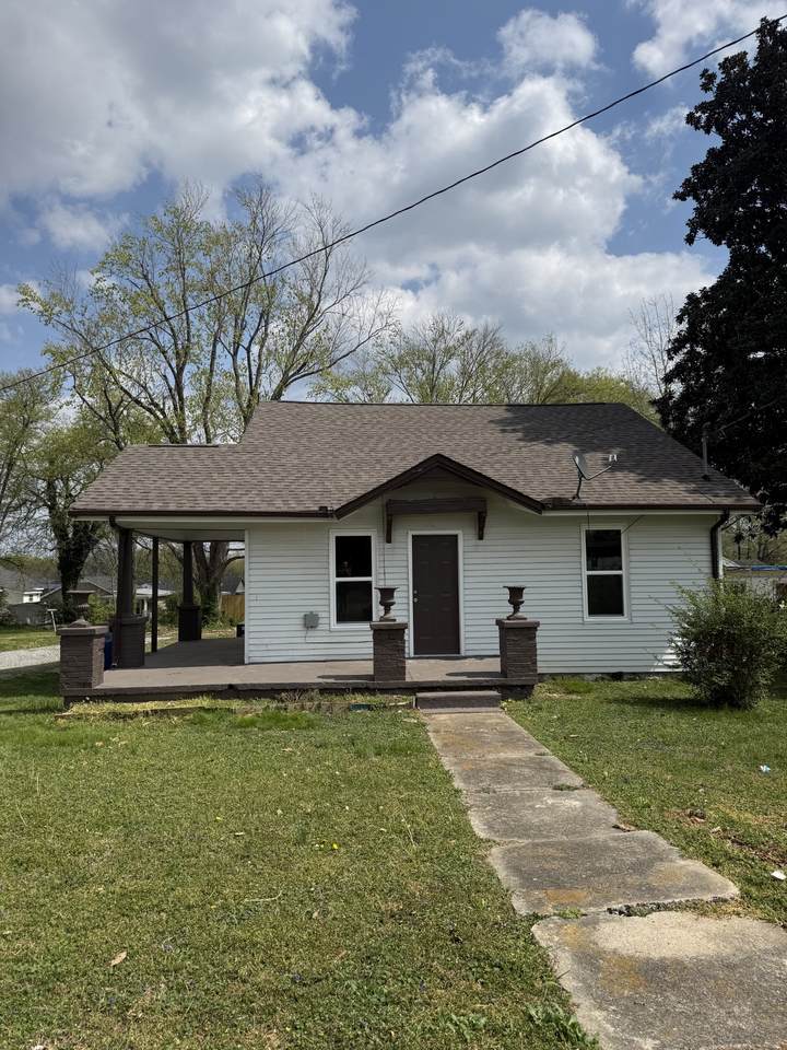 204 Hobson Ave - Photo 1