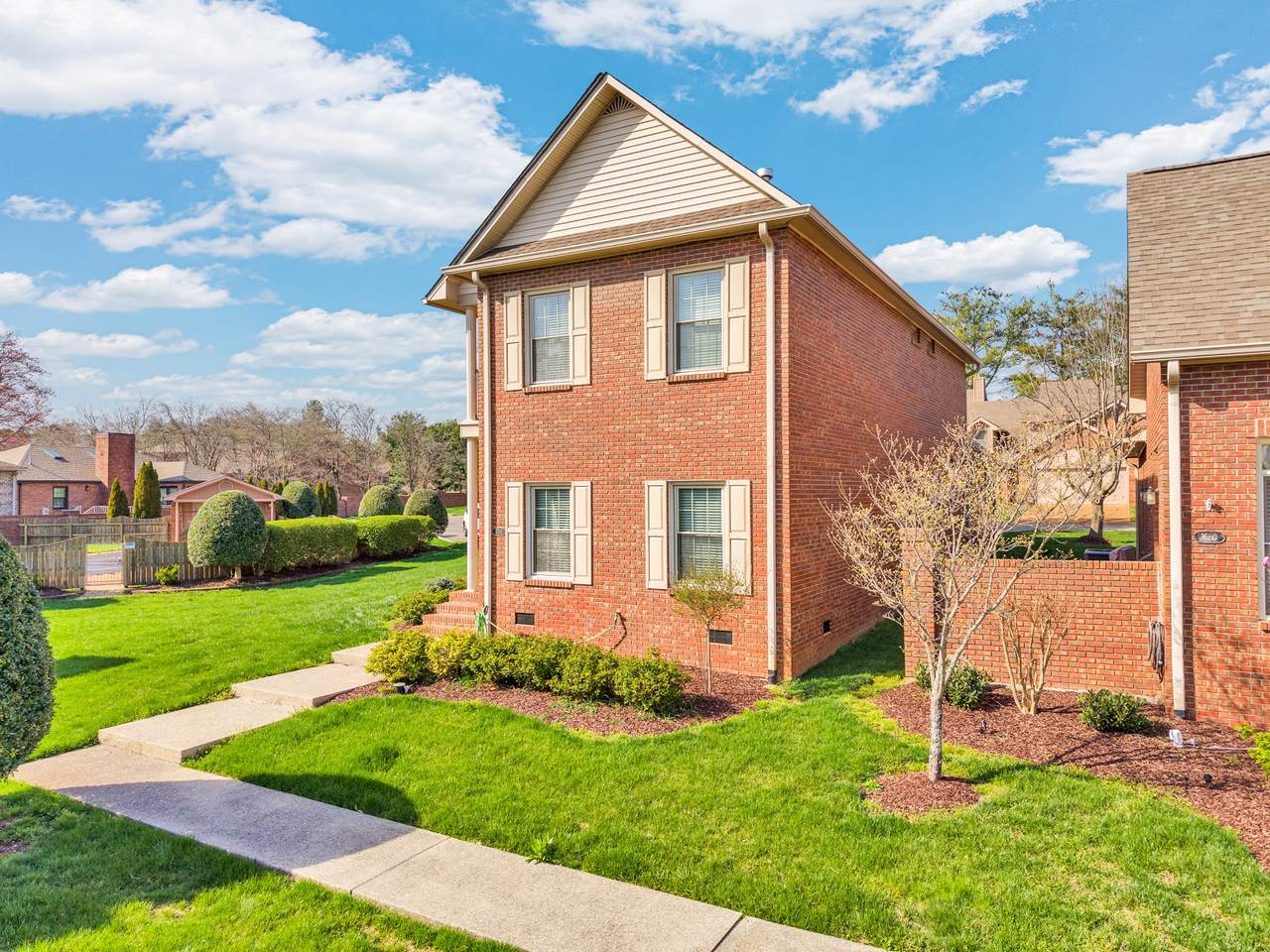 https://bt-photos.global.ssl.fastly.net/nashville/1280_boomver_1_RTC3164413-1.jpg