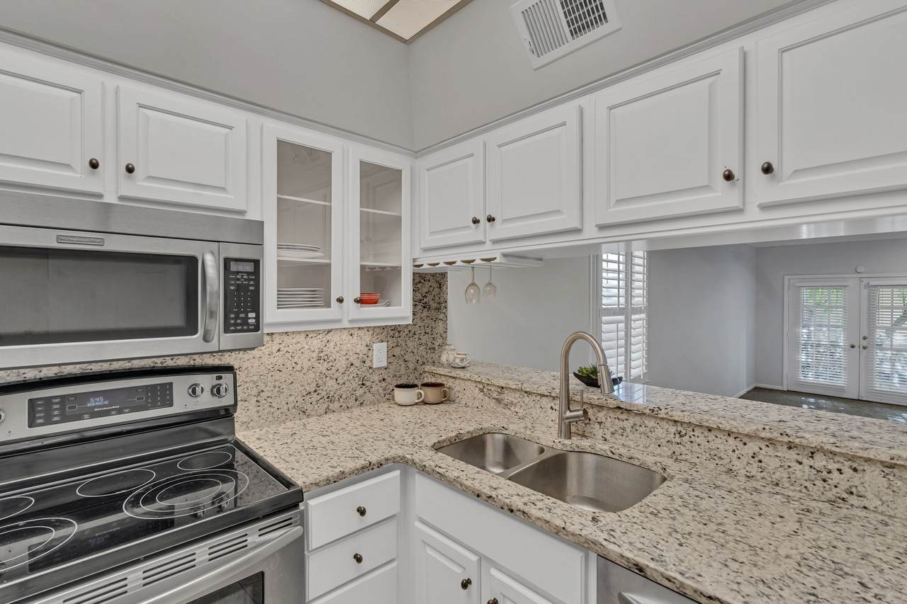 107 W End Pl - Photo 1