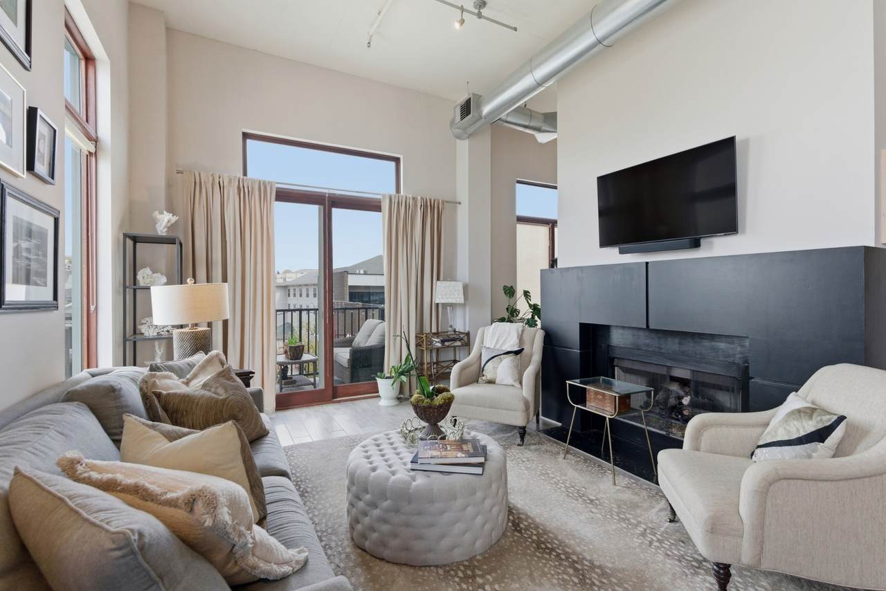 205 31st Ave - Photo 1