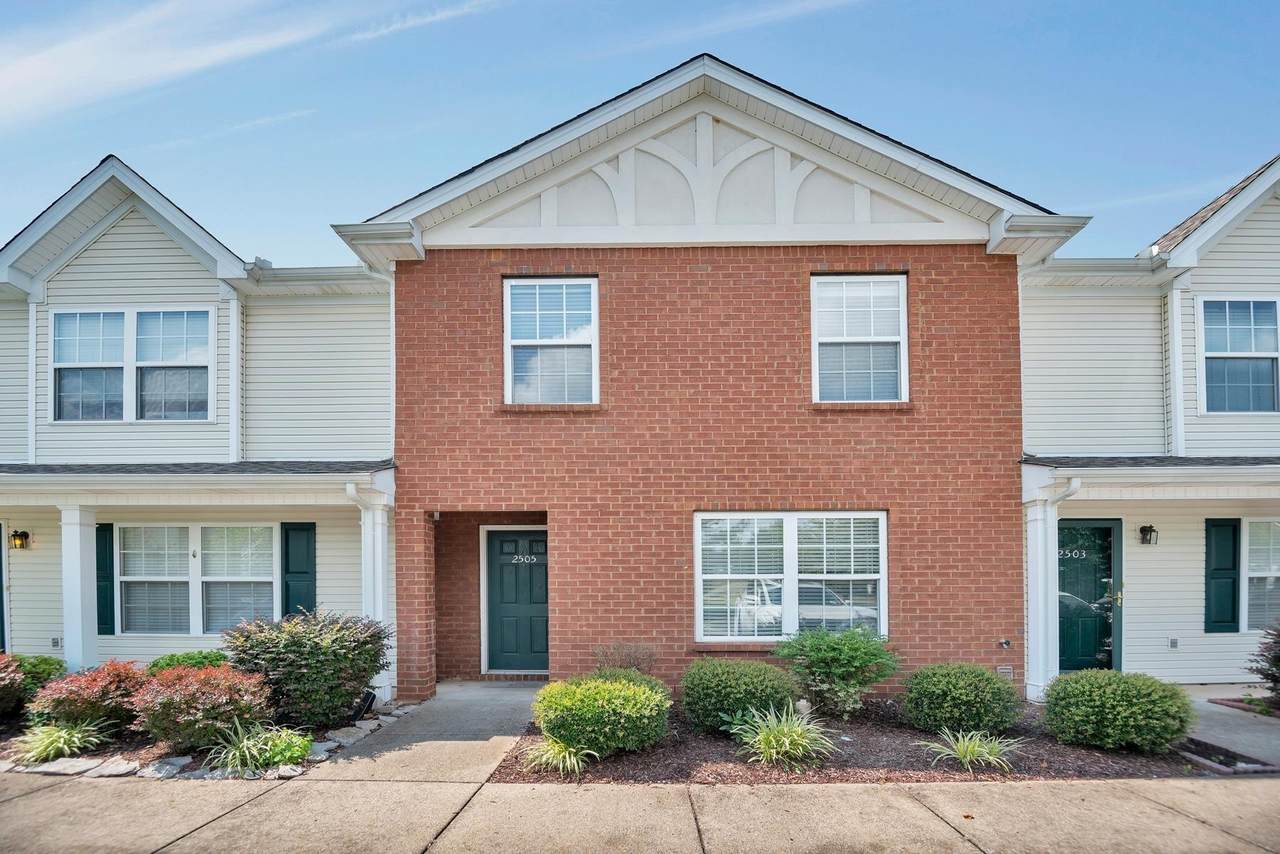 2505 Comanche Way - Photo 1