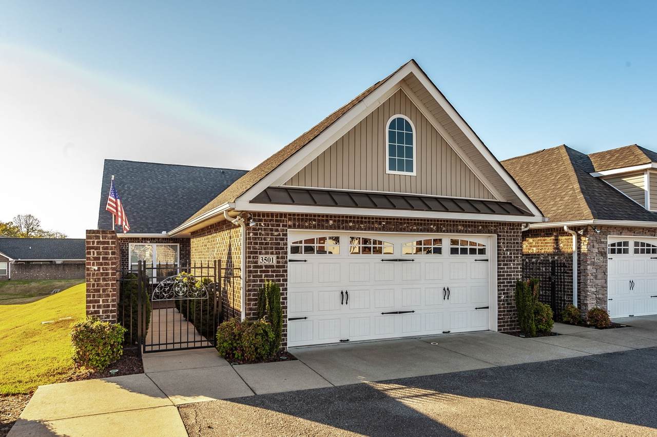 395 Devon Chase Hl - Photo 1