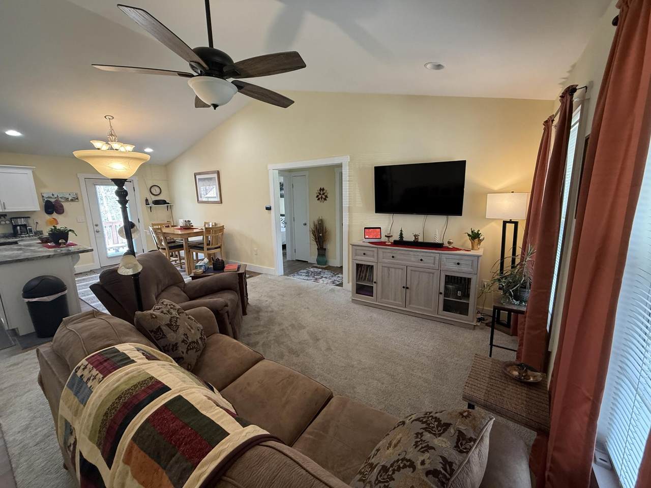 https://bt-photos.global.ssl.fastly.net/nashville/1280_boomver_2_RTC3166443-1.jpg