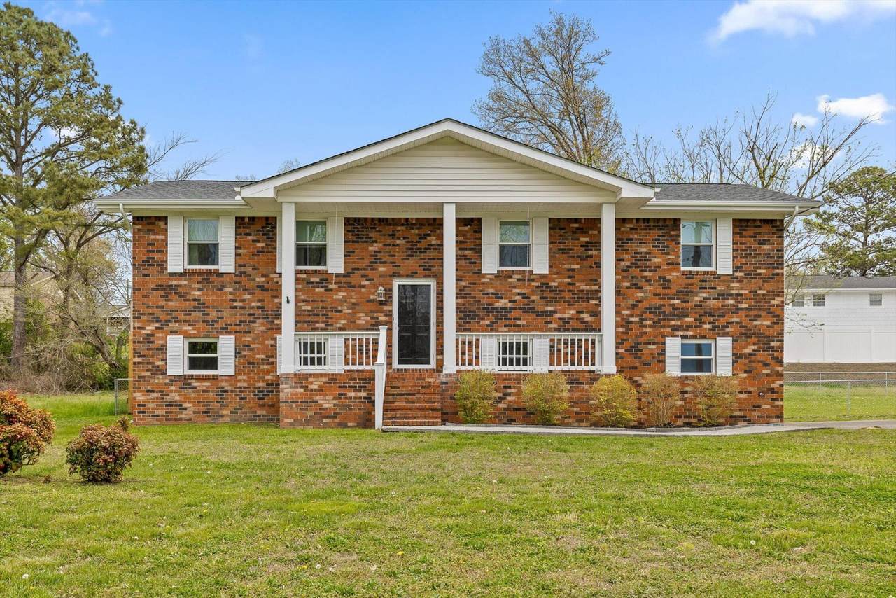 215 Battlewood Drive - Photo 1