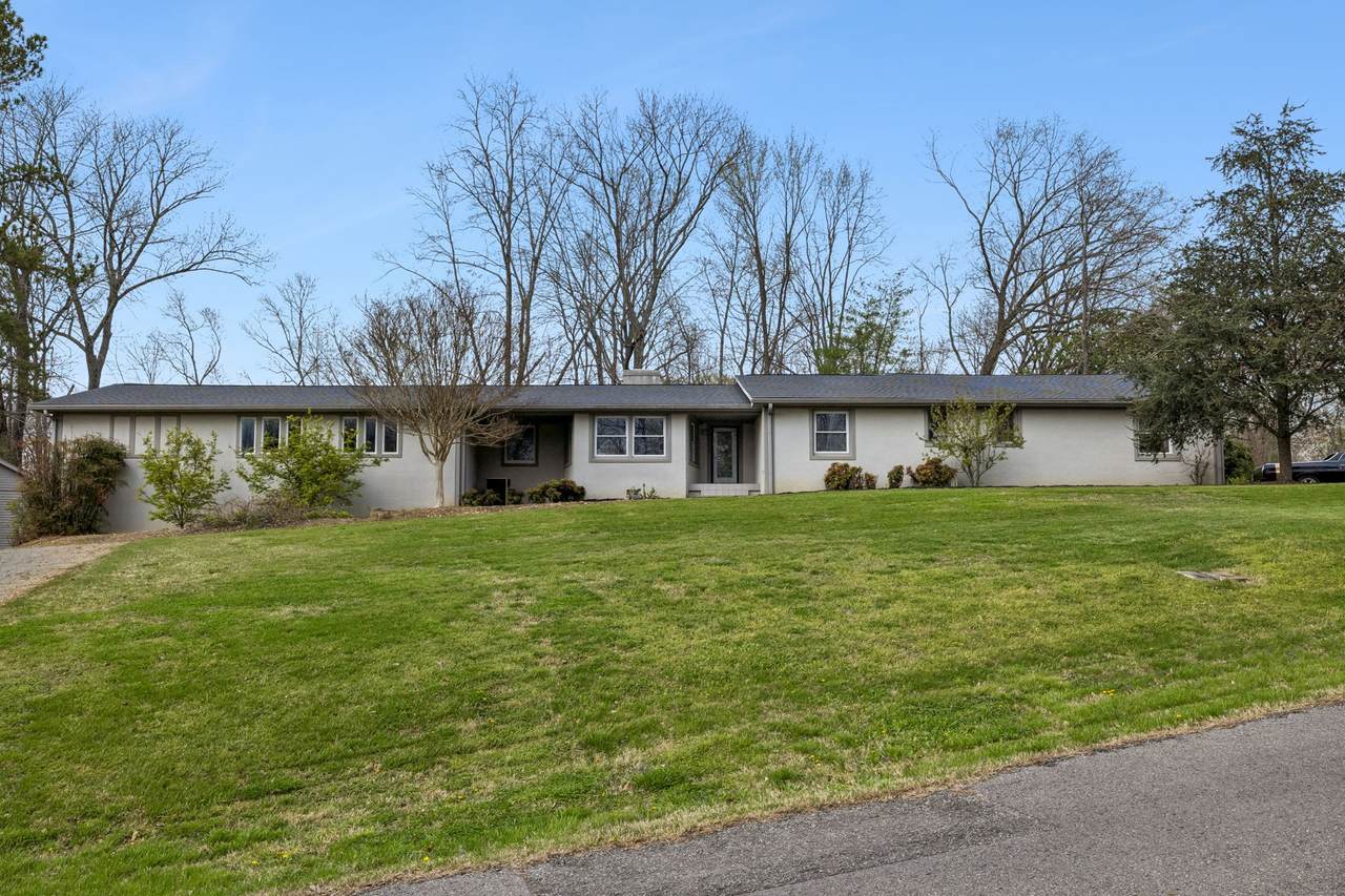 558 Chesterfield Dr - Photo 1