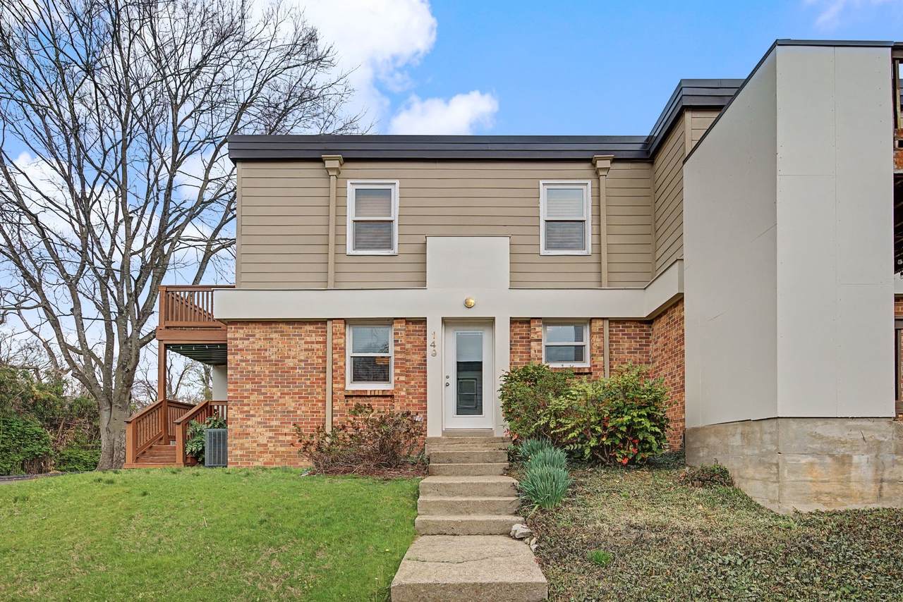 940 Gale Ln - Photo 1