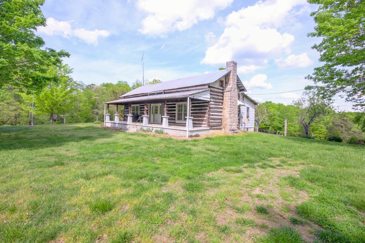 3915 Oak Ridge Rd - Photo 1