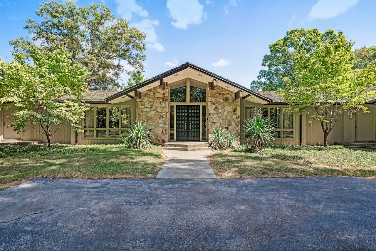 215 Hickory Ln - Photo 1