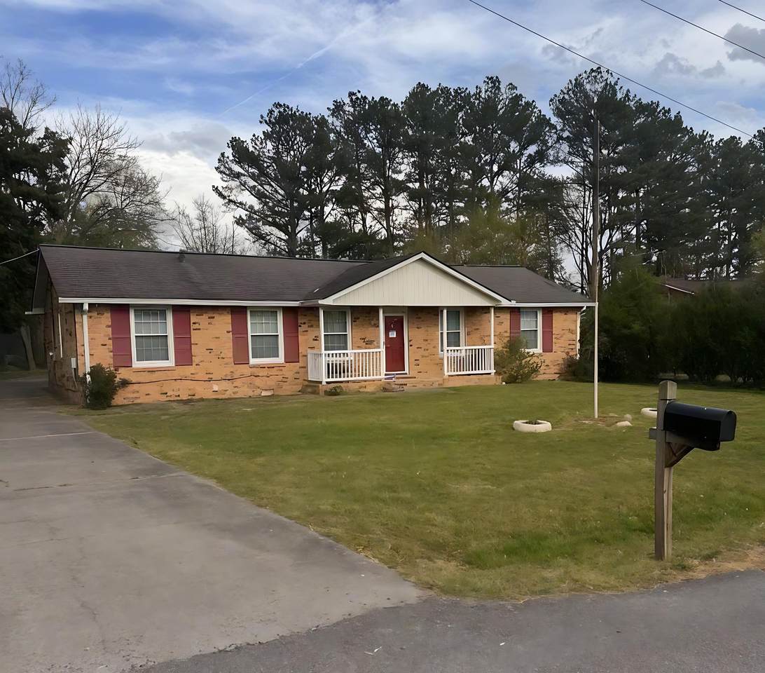 1207 Wingate St - Photo 1