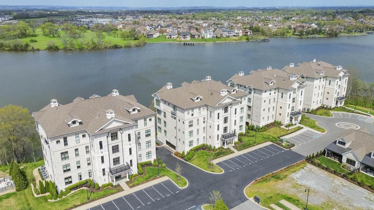 https://bt-photos.global.ssl.fastly.net/nashville/1280_boomver_1_RTC3167873-1.jpg