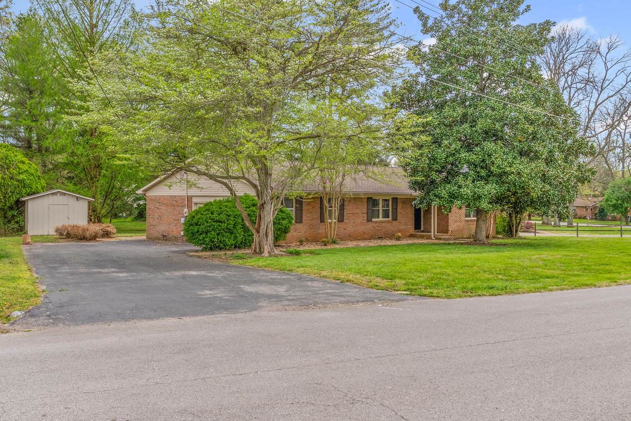 133 Windsor Dr - Photo 1