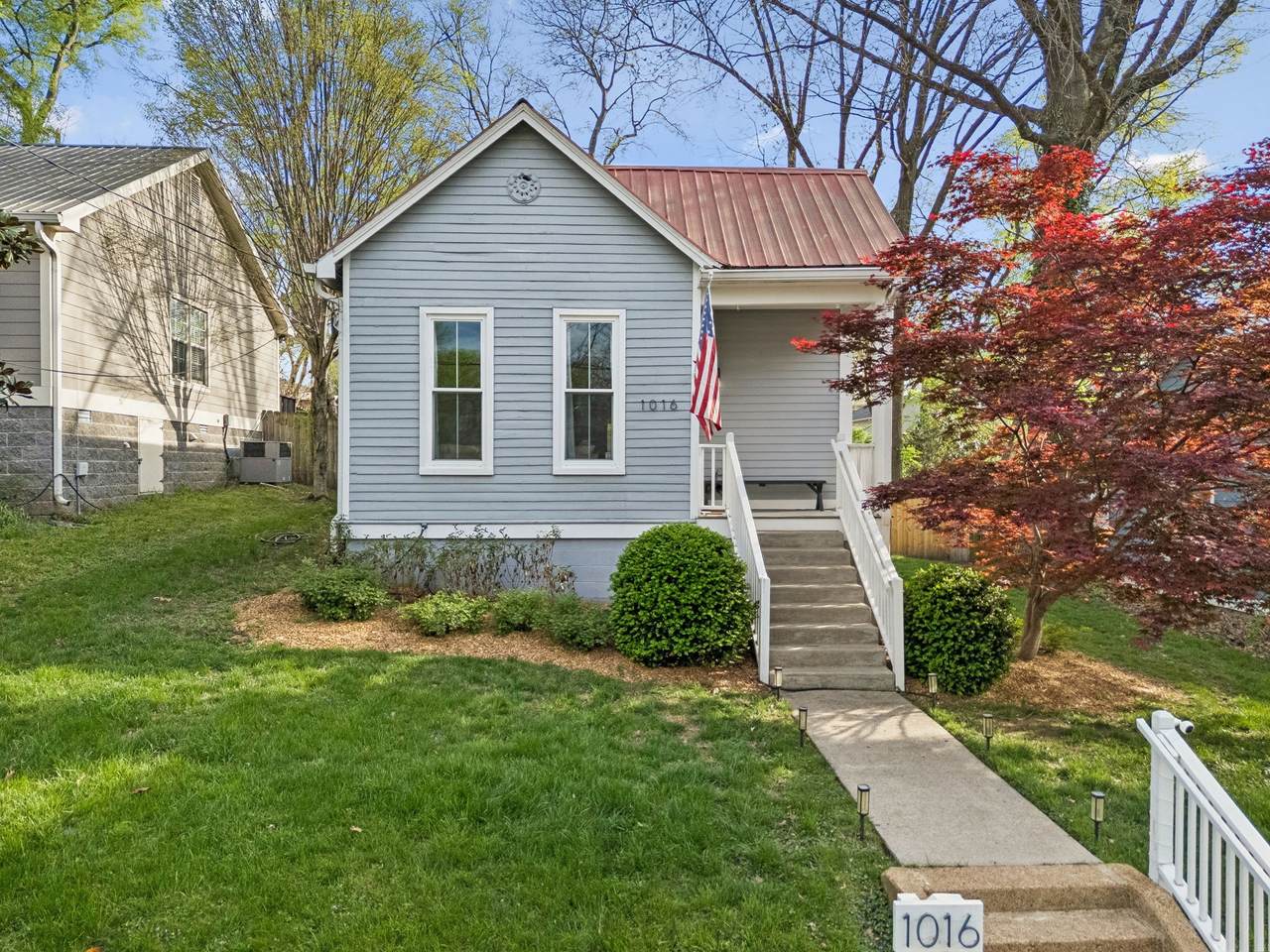 1016 Lenore St - Photo 1