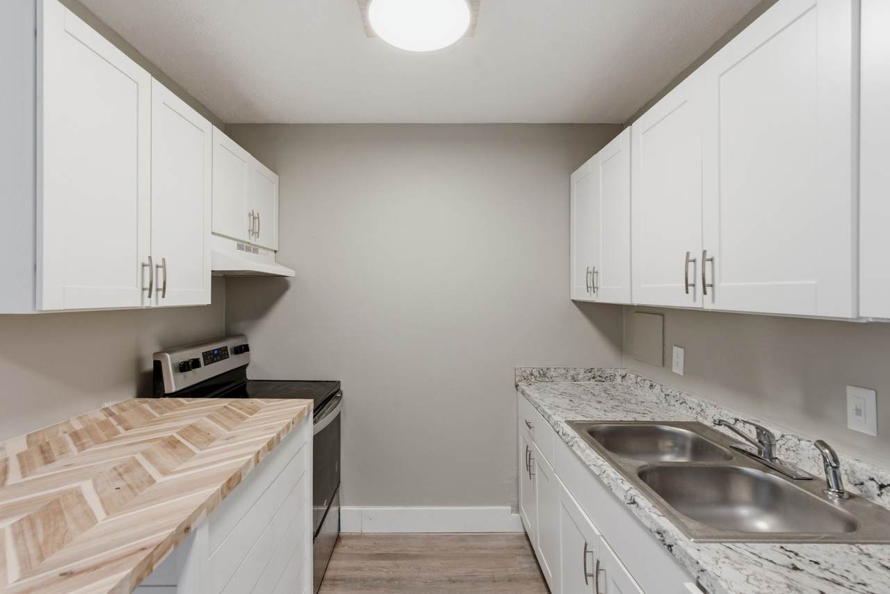 550 Harding Pl - Photo 1