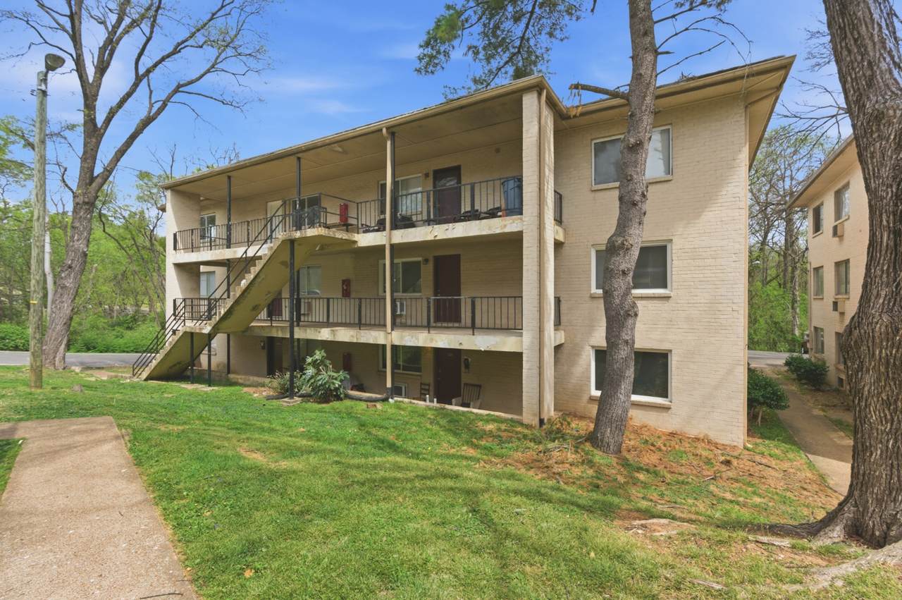 550 Harding Pl - Photo 1
