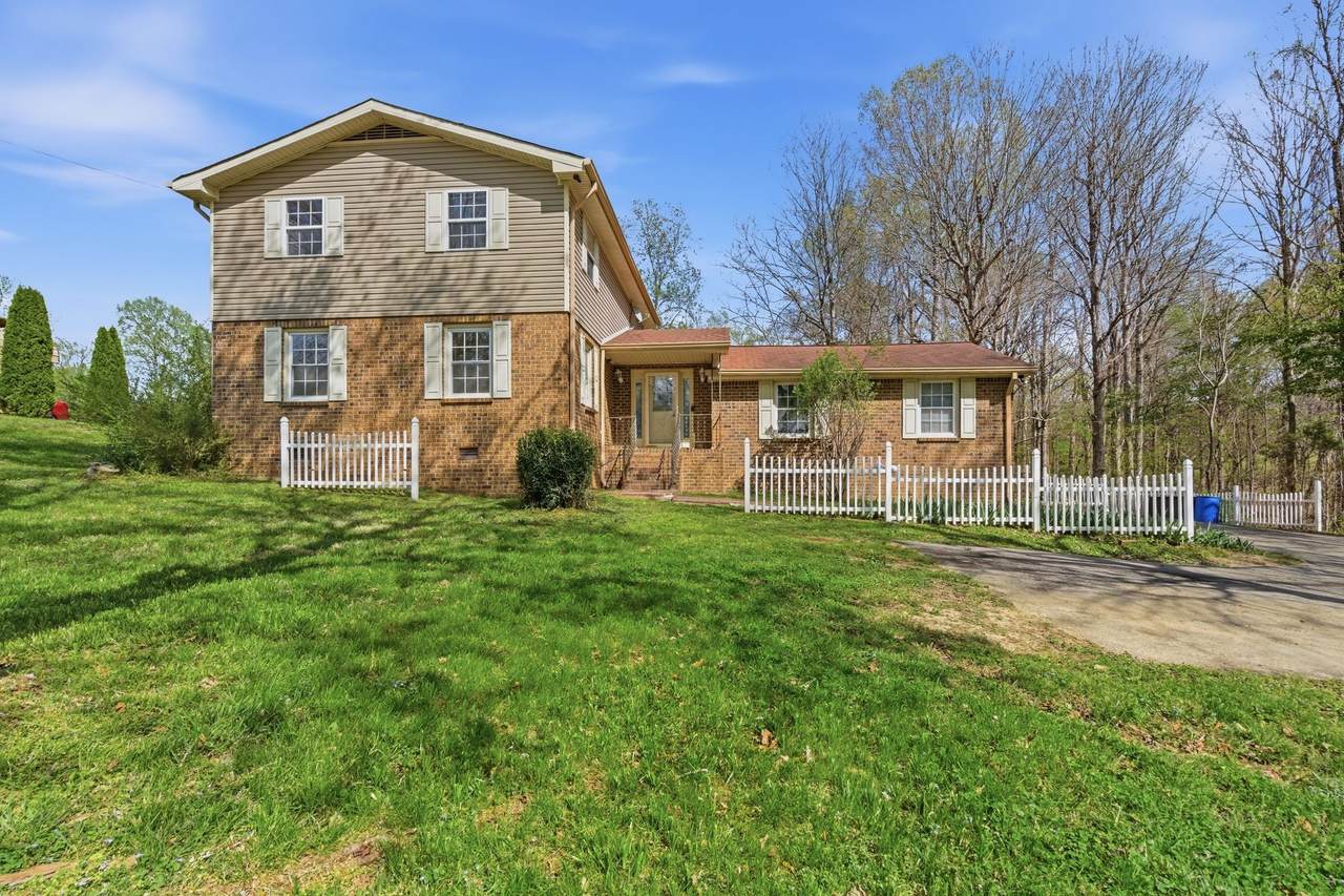 1059 Oakwood Rd - Photo 1