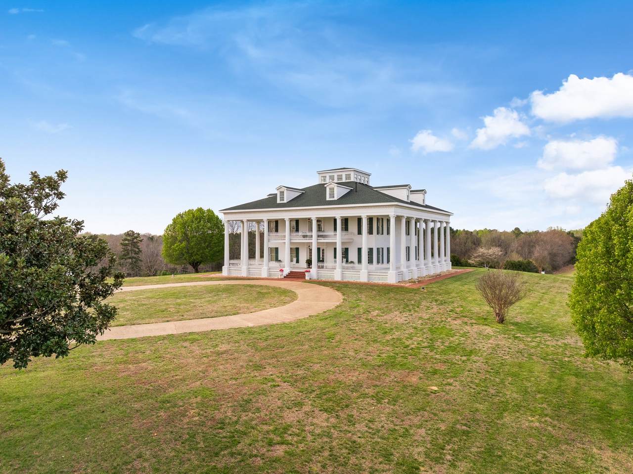 https://bt-photos.global.ssl.fastly.net/nashville/1280_boomver_1_RTC3169179-1.jpg