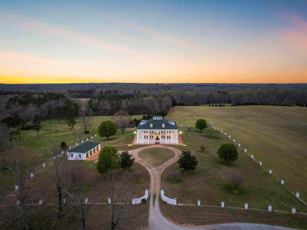 https://bt-photos.global.ssl.fastly.net/nashville/1280_boomver_1_RTC3169179-1.jpg
