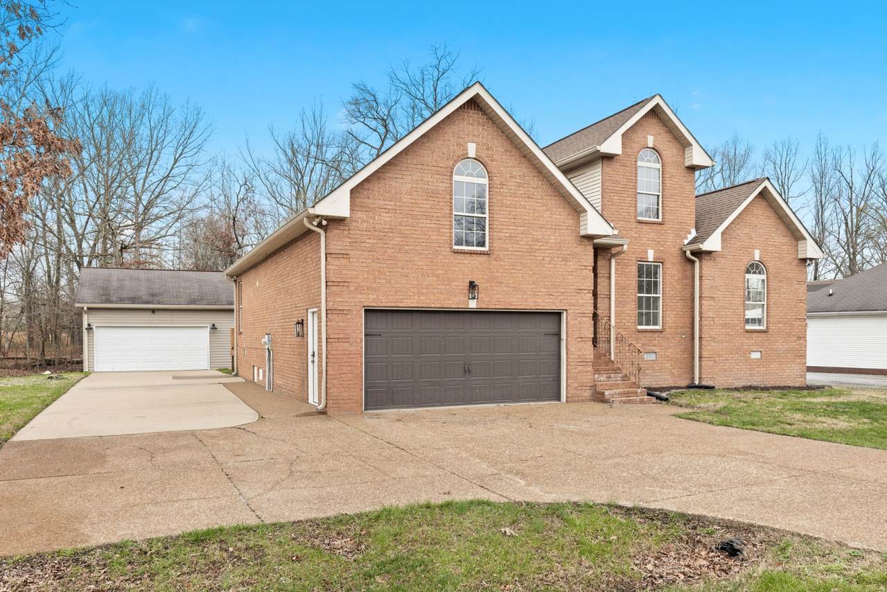 1024 Sassafras Ln - Photo 1