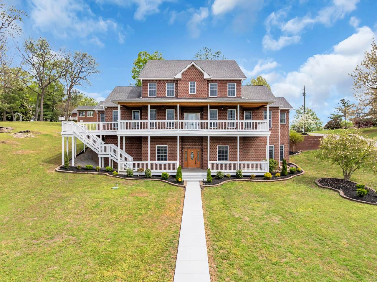 https://bt-photos.global.ssl.fastly.net/nashville/1280_boomver_1_RTC3169250-1.jpg