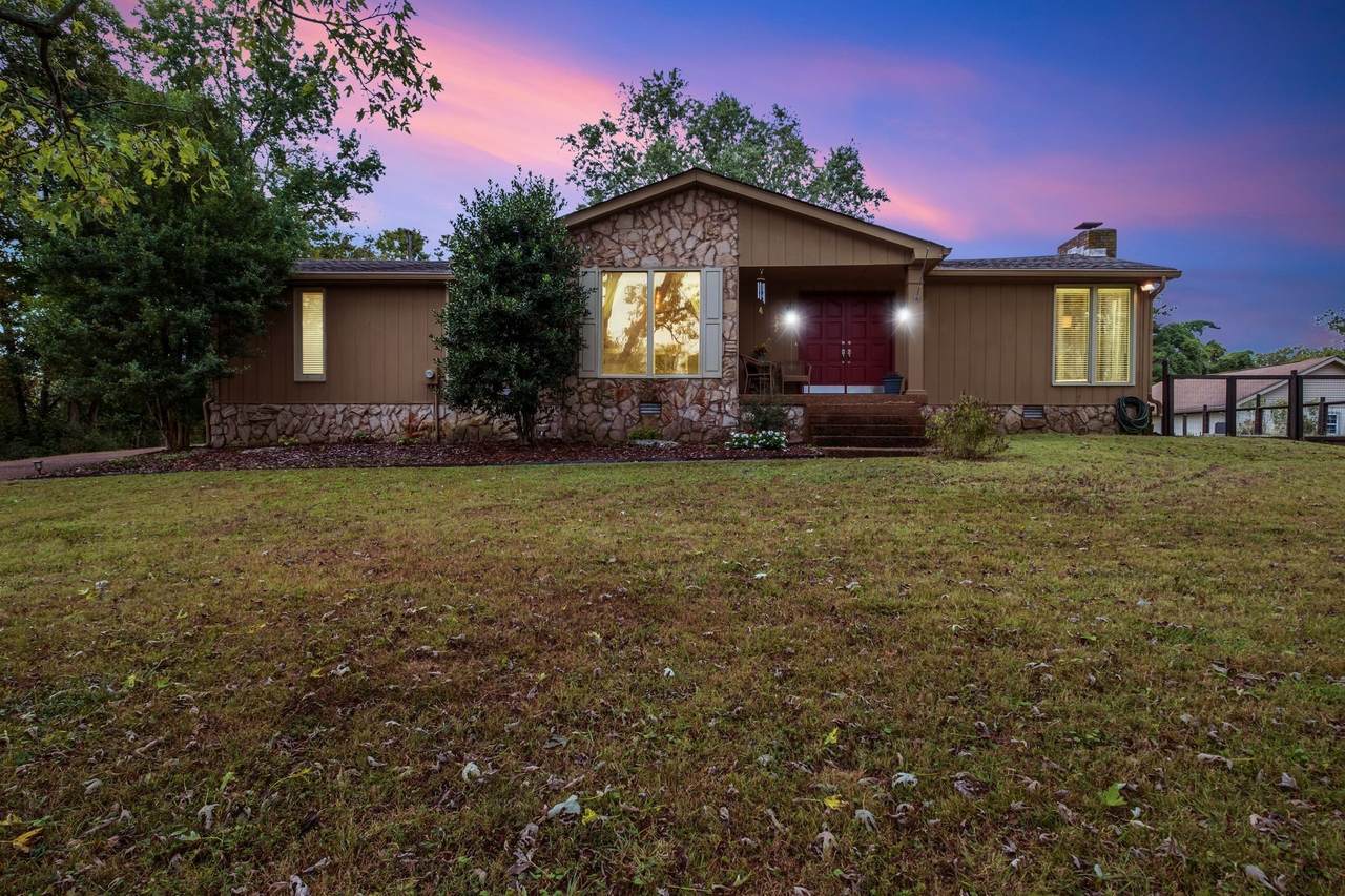 622 Oakwood Ter - Photo 1