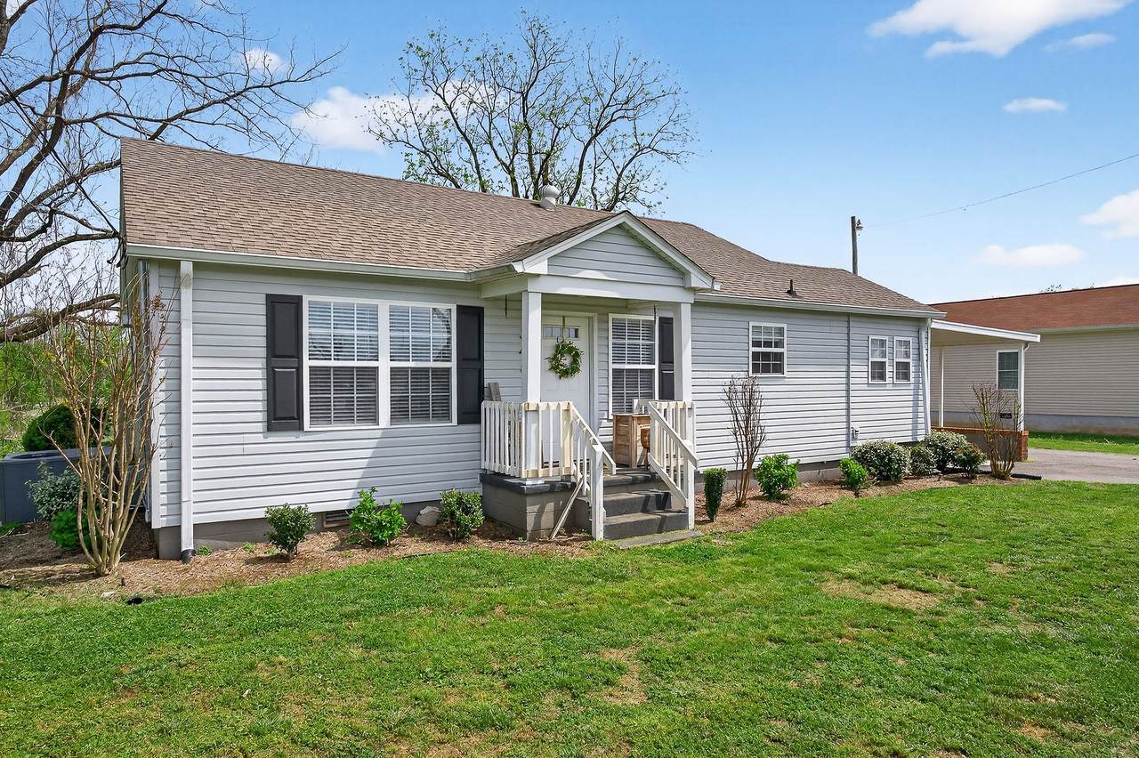 348 Burley St - Photo 1
