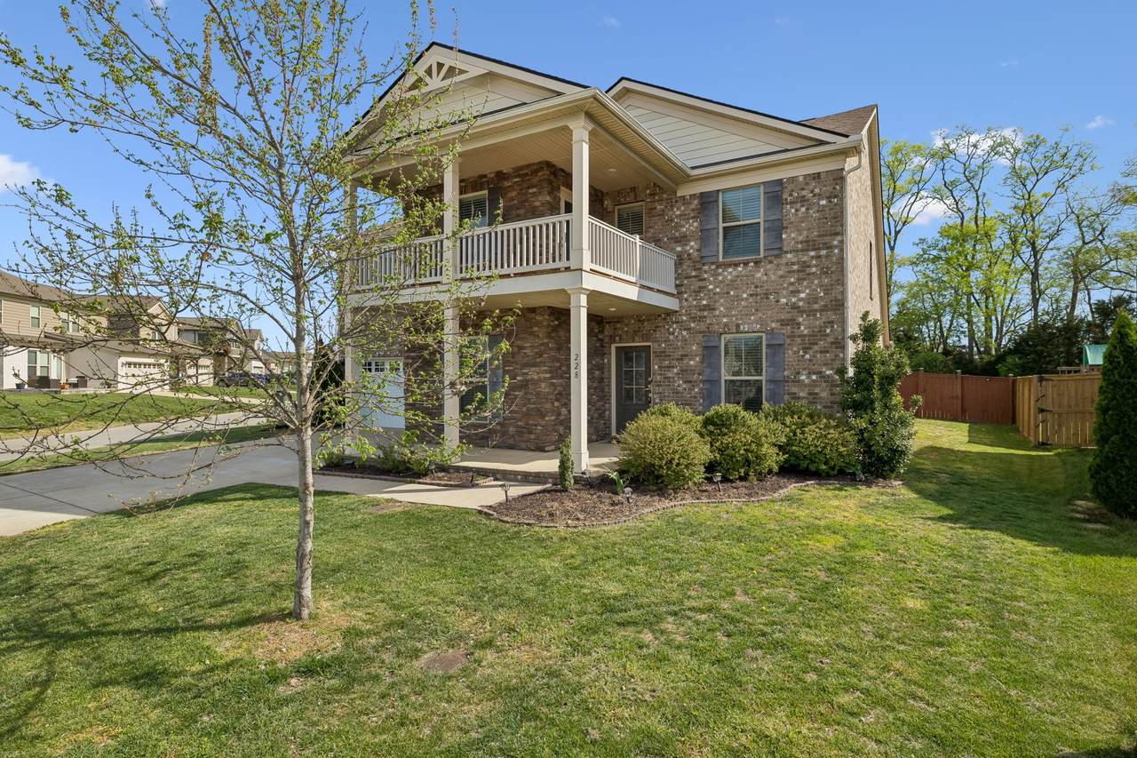https://bt-photos.global.ssl.fastly.net/nashville/1280_boomver_1_RTC3169319-1.jpg