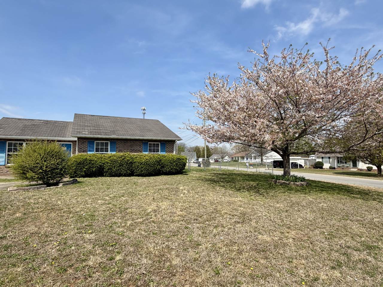170 Monarch Ln - Photo 1