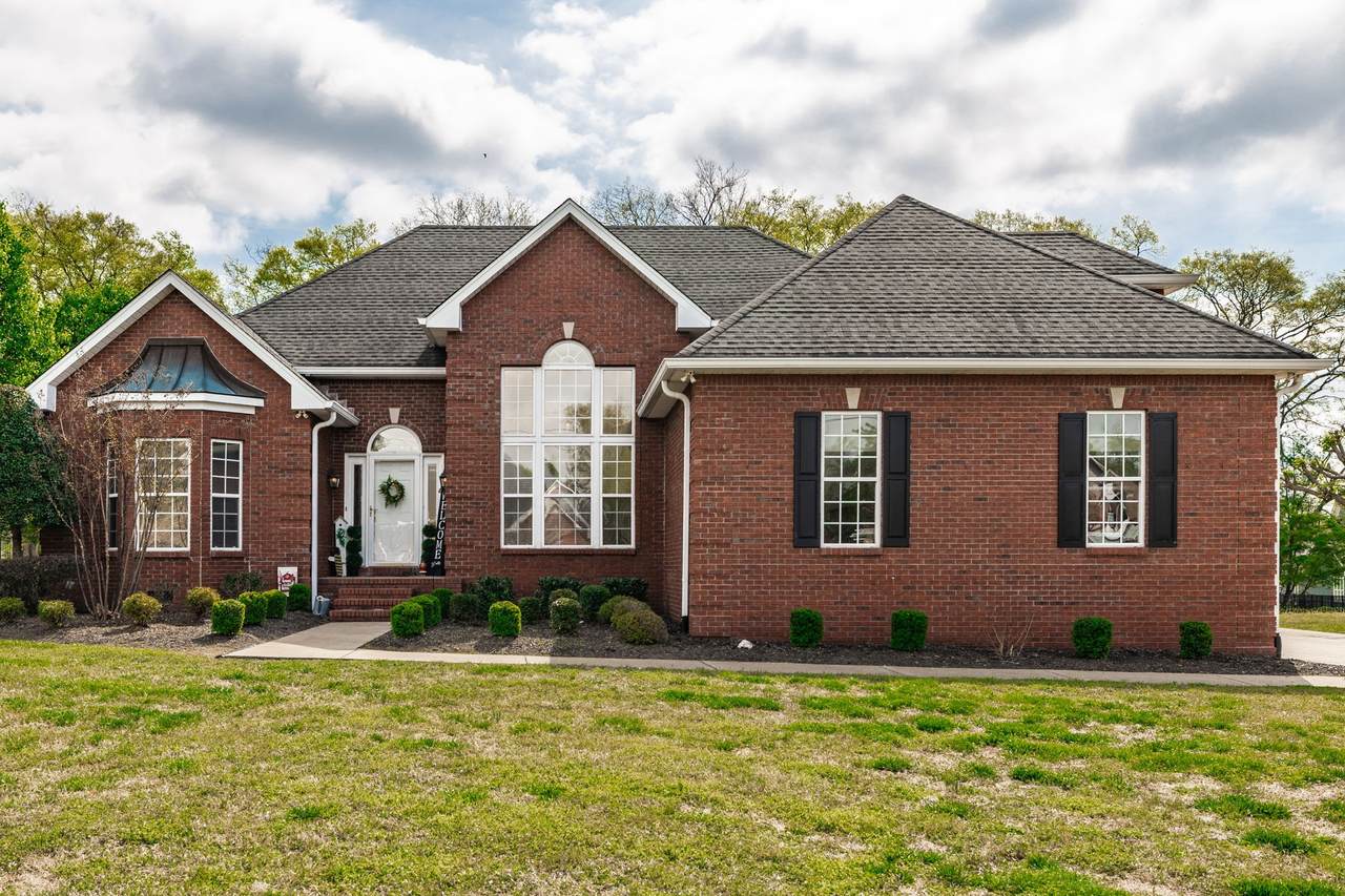 1121 Willow Lake Dr - Photo 1