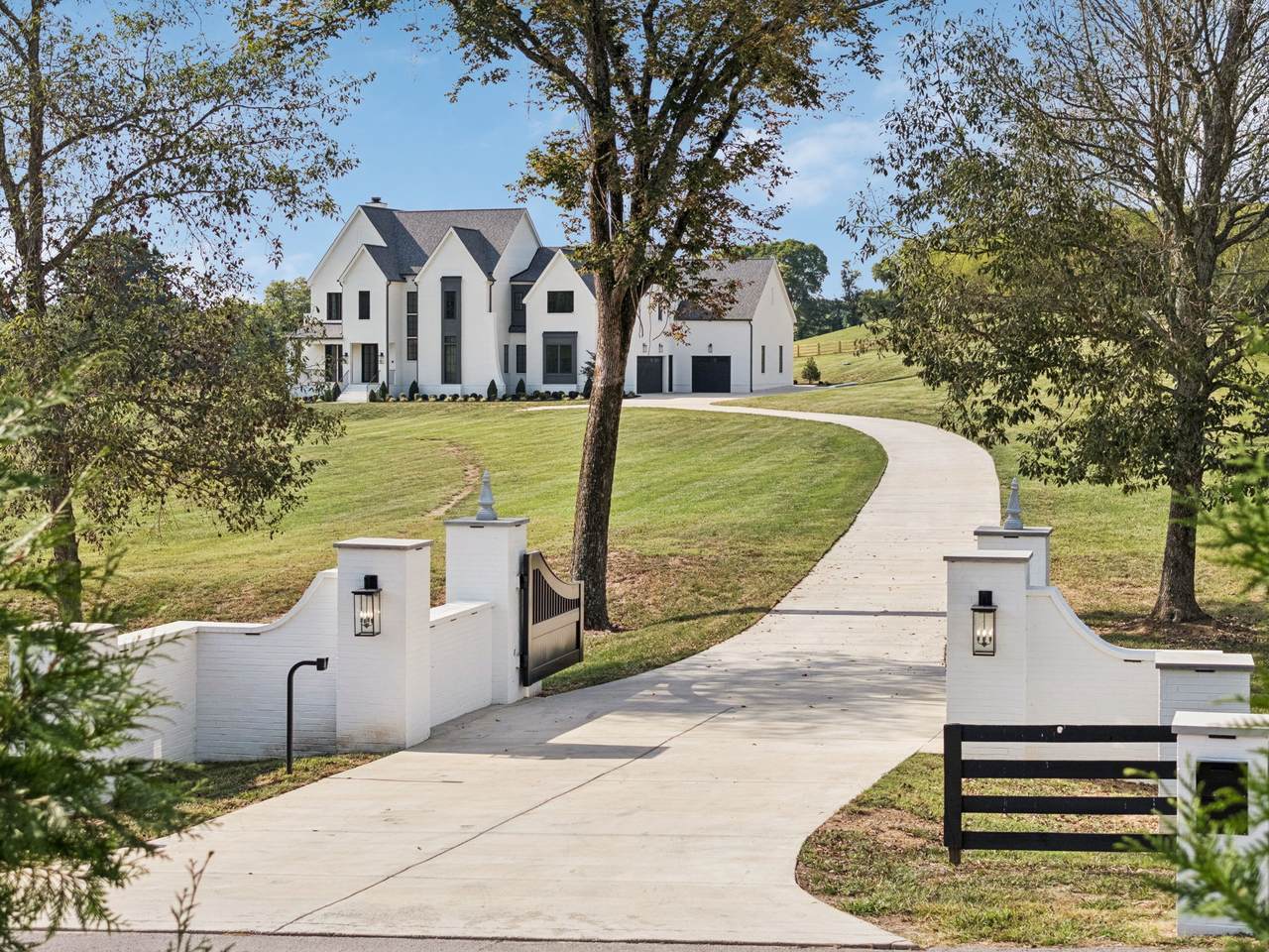 2245 Skinner Rd - Photo 1
