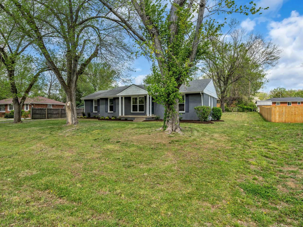 https://bt-photos.global.ssl.fastly.net/nashville/1280_boomver_1_RTC3169517-1.jpg
