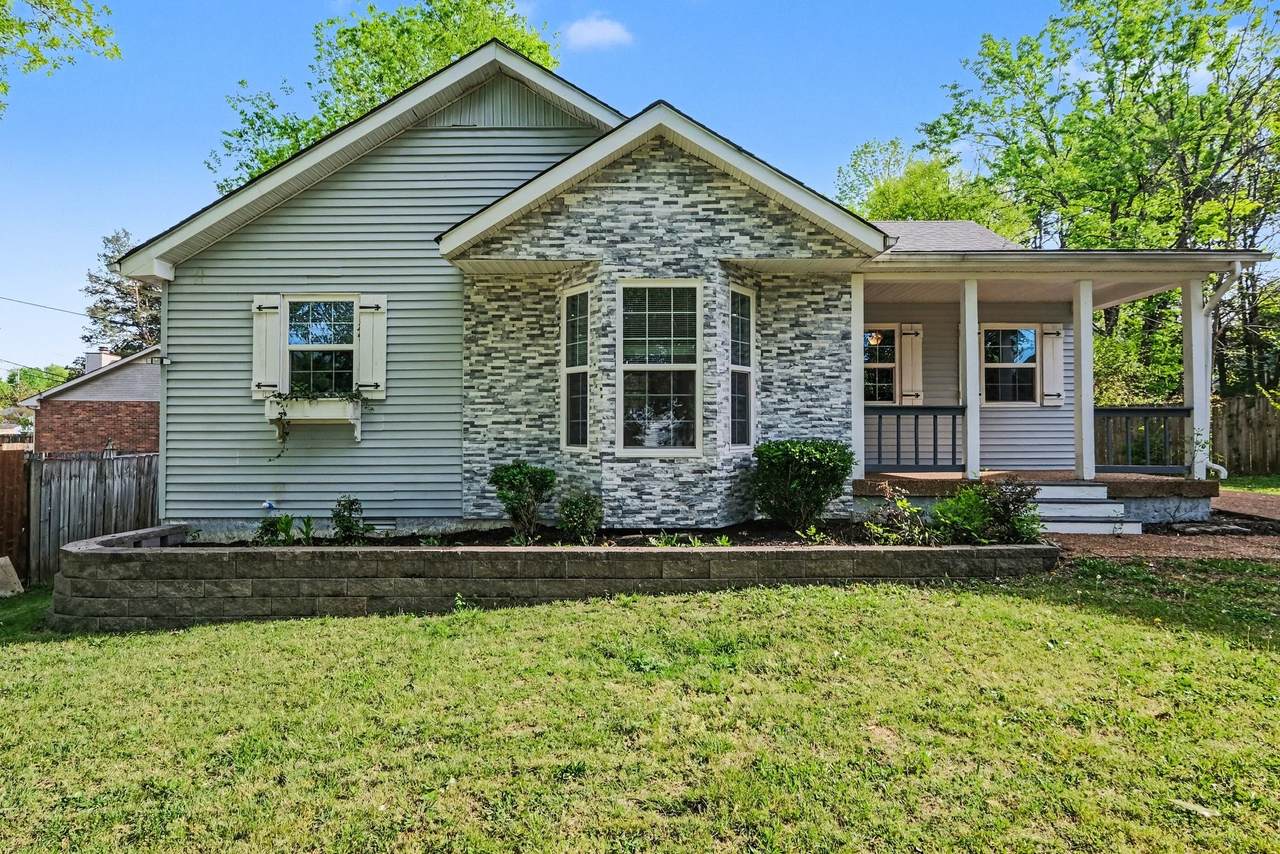 204 Towne Valley Ct - Photo 1