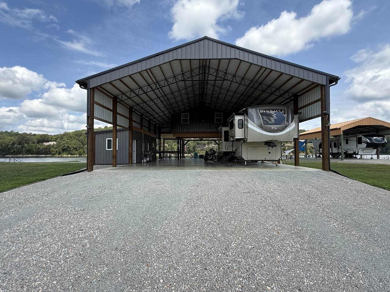 https://bt-photos.global.ssl.fastly.net/nashville/1280_boomver_1_RTC3169660-1.jpg