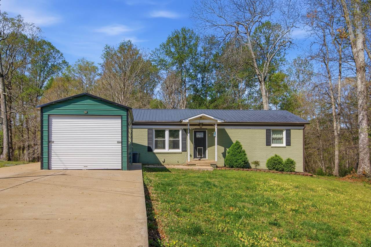 1007 Pinewood Ct - Photo 1