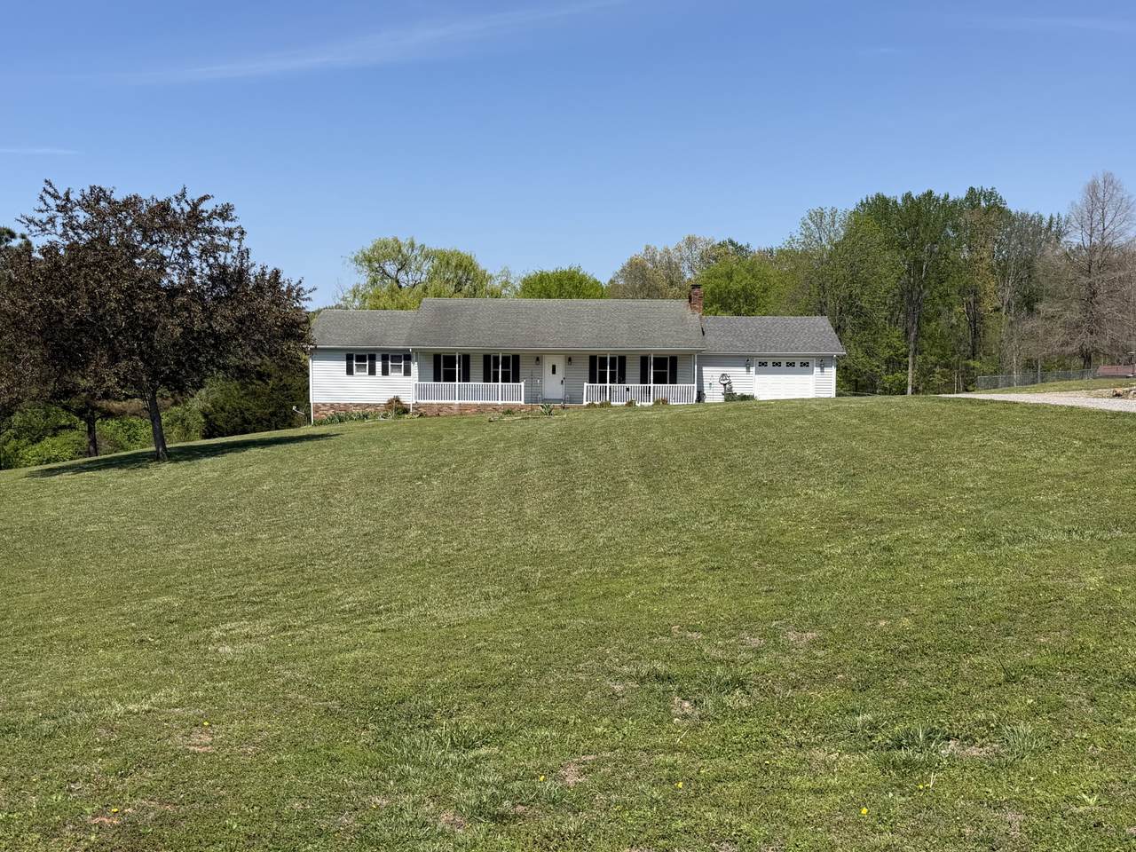 1323 York Rd - Photo 1