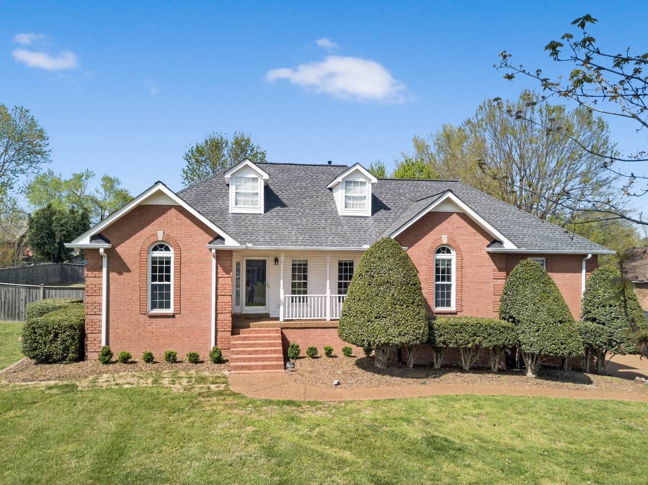 204 Hickory Trl - Photo 1