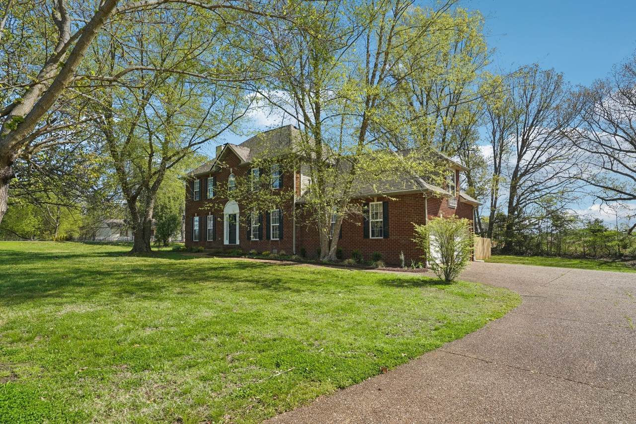 100 Lyon Dr - Photo 1